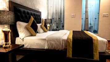 In-room safe, individually decorated, individually furnished, desk