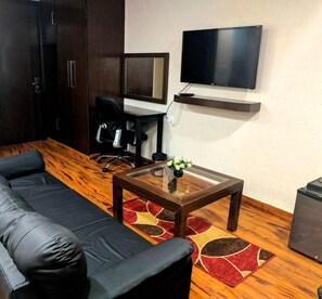 Royal Room, 1 Bedroom, Non Smoking, City View | In-room safe, individually decorated, individually furnished, desk
