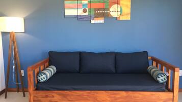 Badejo Superior | Sala de estar | TV de tela plana