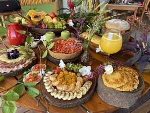 Free daily buffet breakfast - Carapitangui Pousada (Maraú)
