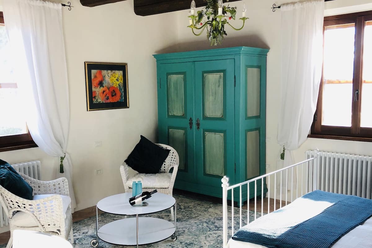 Quarto casal (Room 3) | Roupas de cama premium, edredons de pluma, individualmente decorados