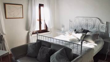 Double Room (Room 4) | Premium bedding, down comforters, individually decorated