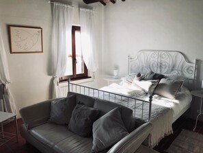 Double Room (Room 4) - Villa Bella Rosa (Fratte Rosa)