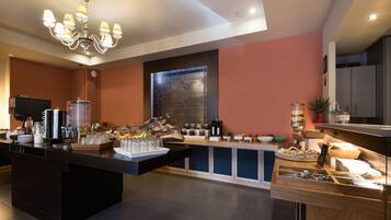 Free daily buffet breakfast