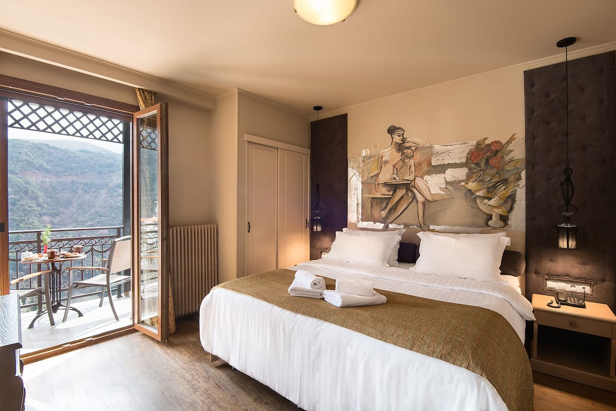 Superior Double Room | Minibar, WiFi (free), bed sheets