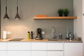 Stovetop, dishwasher, coffee/tea maker, toaster