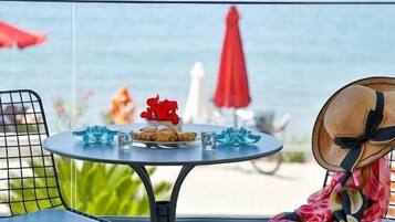 Standard-huone, merinäköala | Parveke