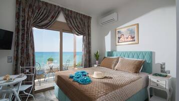 Perushuone, merinäköala (1) | Ylelliset vuodevaatteet, tallelokero huoneessa