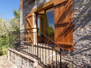 Cottage | Balcony - Cozy Cottage With Fenced Garden in Ayen (Ayen)