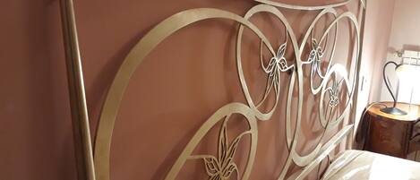 1 多间卧室、WiFi、床单