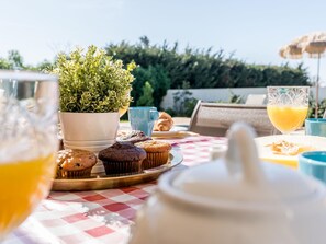 تناول الطعام بالخارج