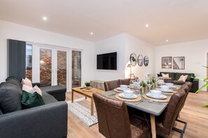 Superior Apartment, 1 Bedroom, Balcony | Living area | 50-inch Smart TV with digital channels, TV, Netflix - SGT Pepper’s Apartments (Liverpool)