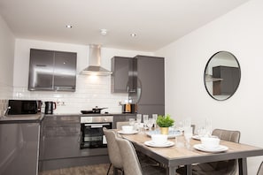 City Double or Twin Room, 2 Bedrooms, City View | Private kitchen | Full-sized fridge, microwave, oven, stovetop - SGT Pepper’s Apartments (Liverpool)