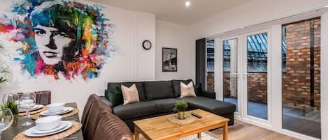 Superior Apartment, 1 Bedroom, Balcony | Living area