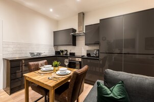 Apartment, 1 Double Bed with Sofa bed | In-room dining