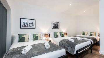 Appartement Supérieur, 1 chambre, balcon | 1 chambre, ameublement personnalisé, fer et planche à repasser