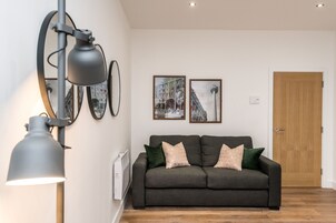 Superior Apartment, 1 Bedroom, Balcony | Living room