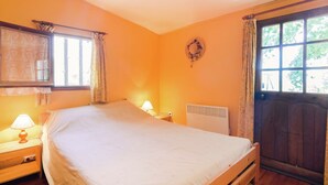 Room amenity - Child-friendly Villa With Pool (Salazac)