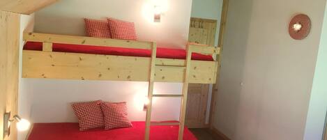 Nhà gỗ | 4 phòng ngủ, trang bị nội thất với thiết kế riêng biệt