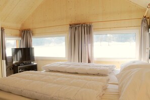 Chalet | 4 bedrooms, individually furnished