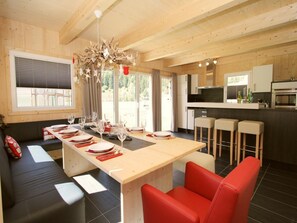 Chalet | Dining