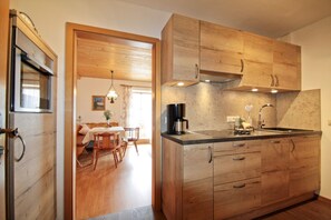 Kühlschrank, Ofen, Herdplatte, Geschirrspüler