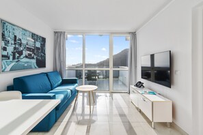 Departamento estándar, baño en la habitación, vista a la montaña (CAT. 2) | Servicios de la habitación