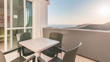 Suite, Ensuite, Sea View (CAT. 6) | Balcony view
