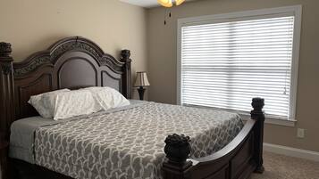 4 bedrooms, iron/ironing board, free WiFi, bed sheets