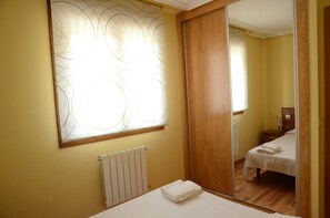 2 bedrooms, iron/ironing board, free WiFi, bed sheets - El Rincón de Limés (Cangas del Narcea)