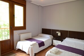 Apartment, 2 Schlafzimmer | 2 Schlafzimmer, Bügeleisen/Bügelbrett, kostenloses WLAN, Bettwäsche