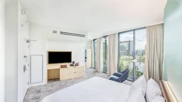 In-room safe, desk, iron/ironing board, free WiFi