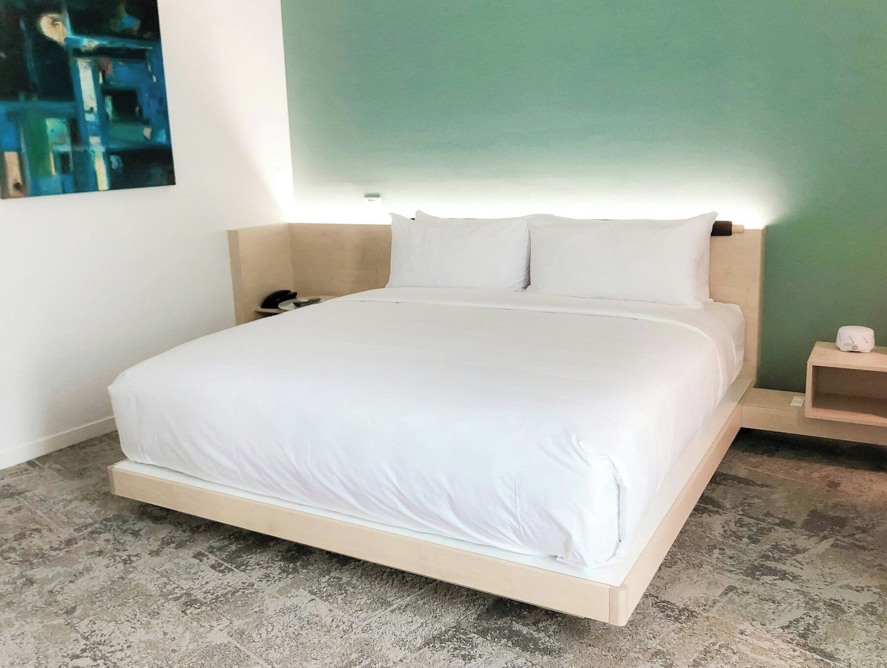 Kamer, 1 kingsize bed, uitzicht op de stad | Een kluis op de kamer, een bureau, een strijkplank/strijkijzer
