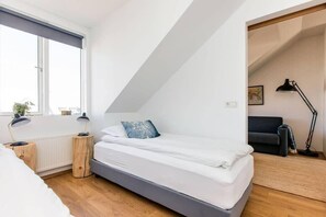 2 bedrooms, WiFi, bed sheets