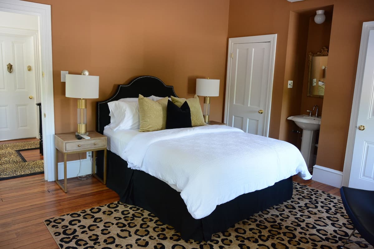 Bronze Room | Individually decorated, individually furnished, free WiFi, bed sheets