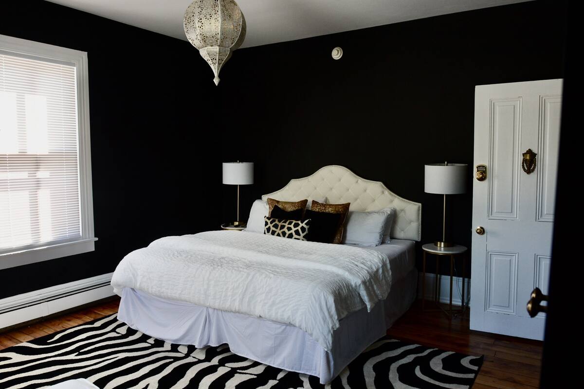 Free WiFi, individually decorated, individually furnished, bed sheets