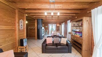 Alpehytte | Oppholdsrom