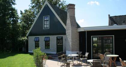 Cozy Chalet with Dishwasher near Wadden Sea
