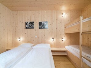 Chalet | 5 bedrooms, individually furnished, bed sheets
