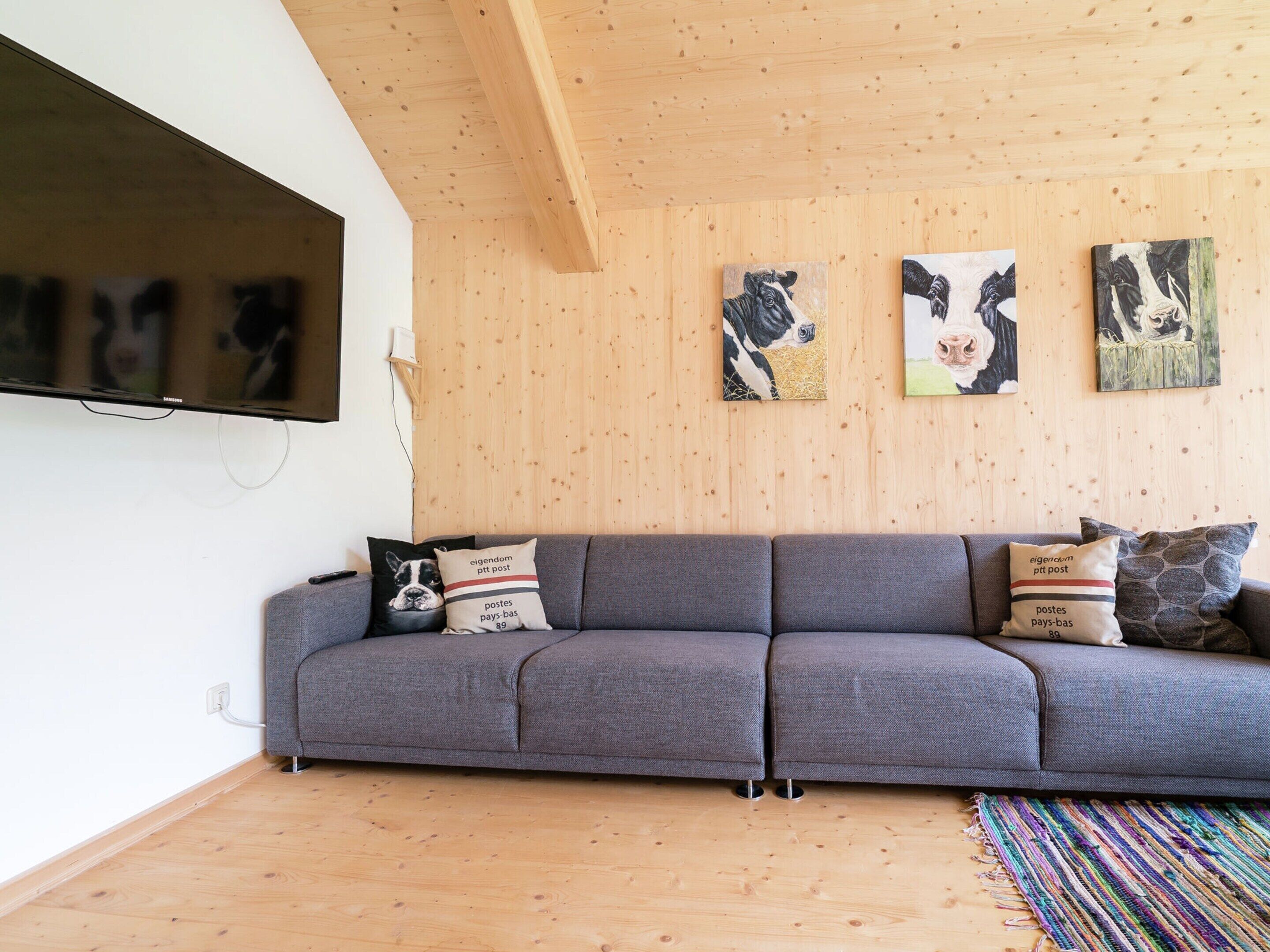 Chalet | Living area