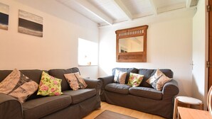 Cottage | Woonkamer | Een dvd-speler
