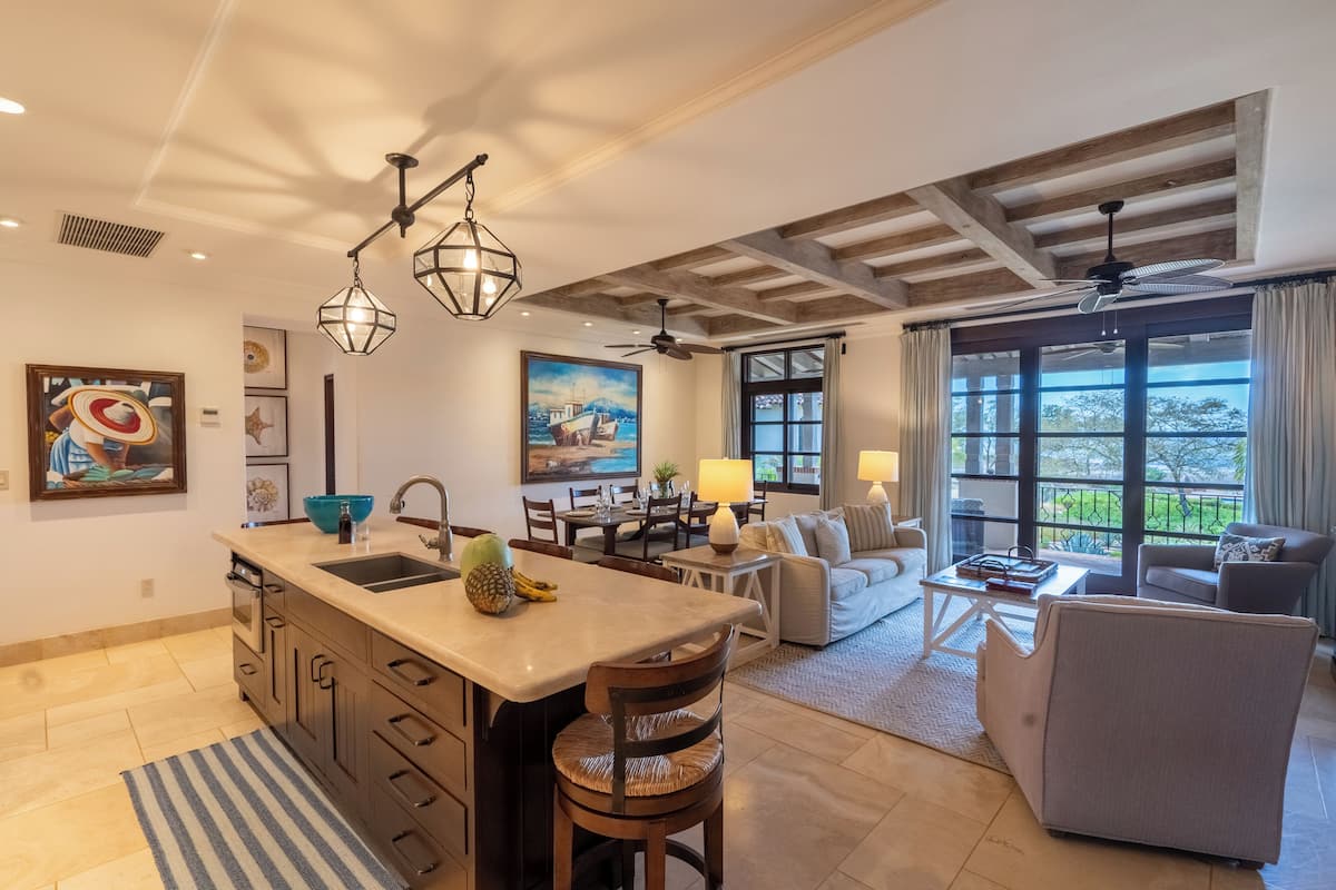 Superior Ocean View Residences | Living area