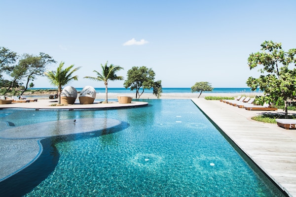 3 piscinas al aire libre