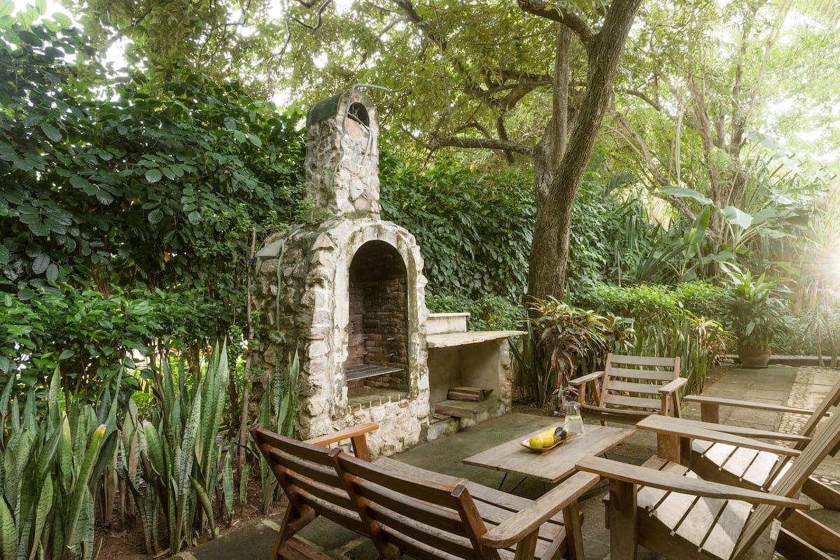 Garden View Casita V4 | Living area