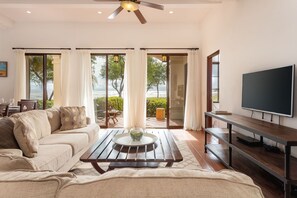 Pacific Condo 4A | Pemandangan dari kamar