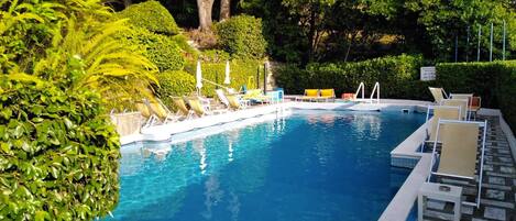 Außenpool (je nach Saison geöffnet)