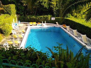 Piscina stagionale all'aperto