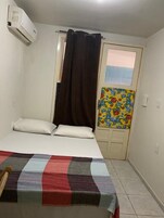 Habitación Business | Minibar, escritorio, espacio para trabajar con un portátil