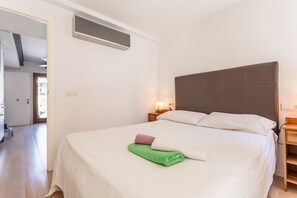 1 habitación, tabla de planchar con plancha, cunas y wifi gratis 