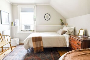 Moss Room | Premium bedding, individually decorated, individually furnished, desk